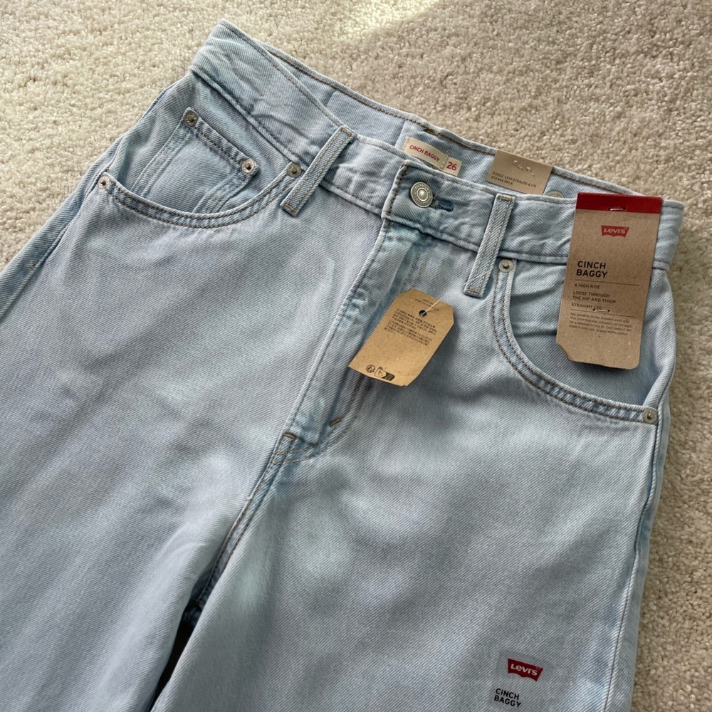 NWT Levi's Cinch Baggy High Rise Women's Jeans Size 26/31 - Picture 2 of 14